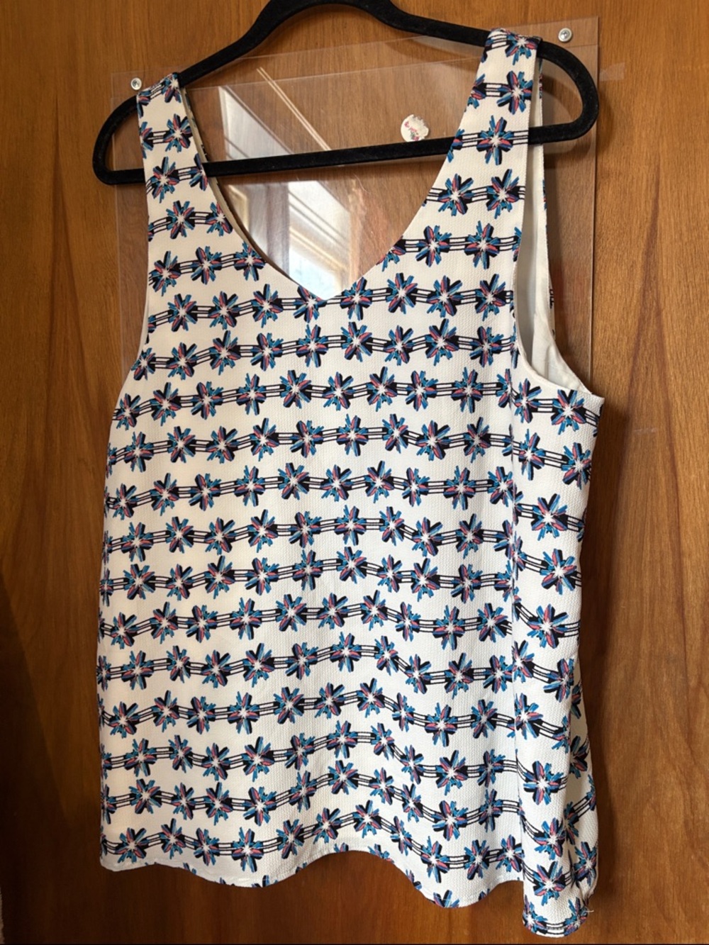 Halogen Sleeveless White Floral V-Neck Tank Top - Picture 5 of 5
